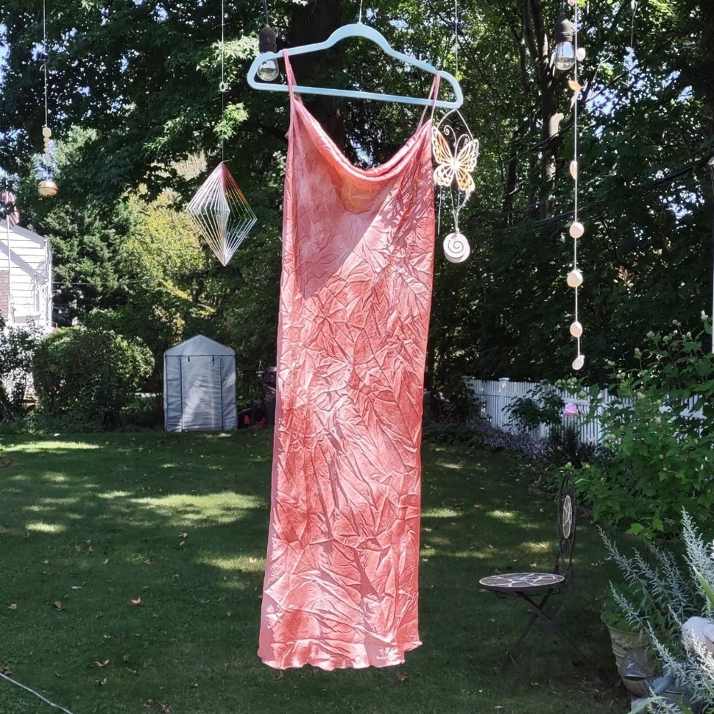 NWT bebe pink and white marbled maxi dress with natural wrinkled texture size L